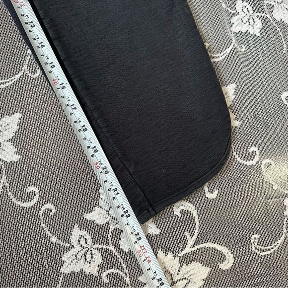 Aritzia Wilfred Free Black Cropped Joggers Sz XS - Picture 8 of 9